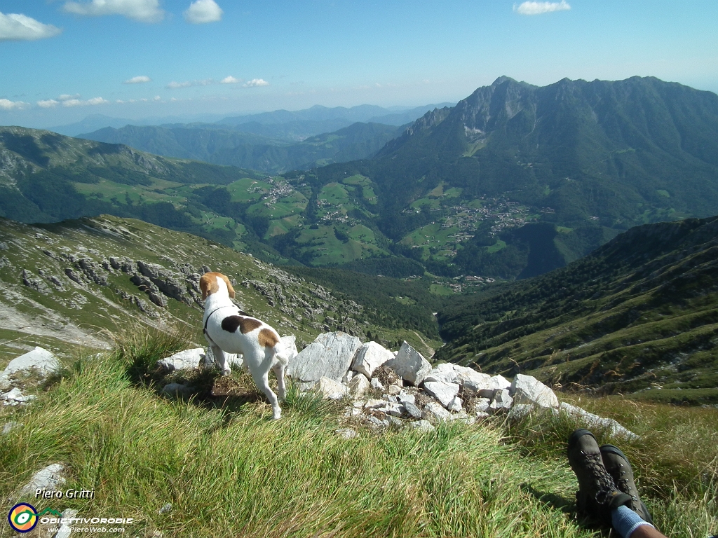 76 Un momento di relax per godere il panorama.JPG
